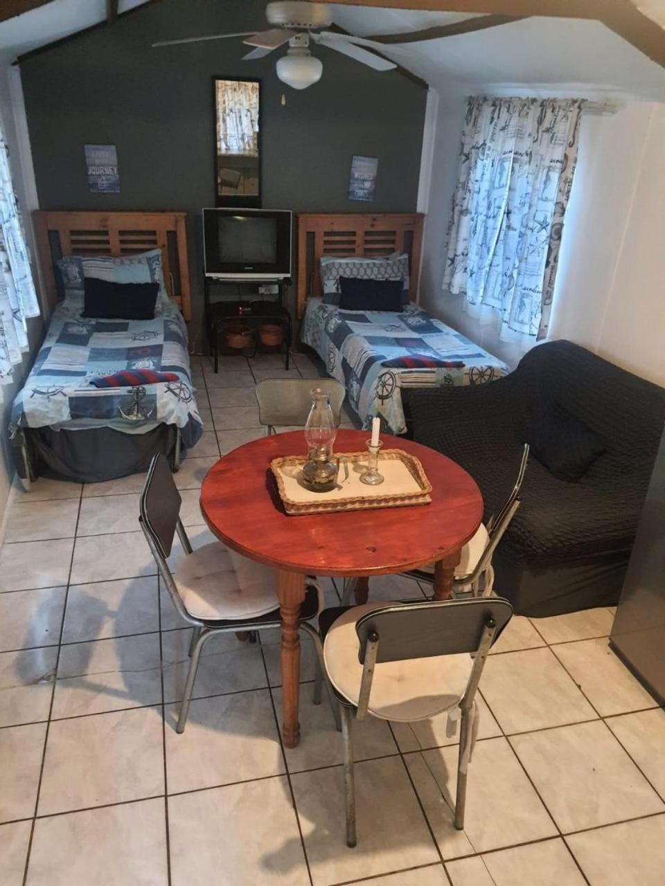 Chalet 2 Camping Style At Cynthias Country Outside Bathrooms Hartbeespoort Exterior foto